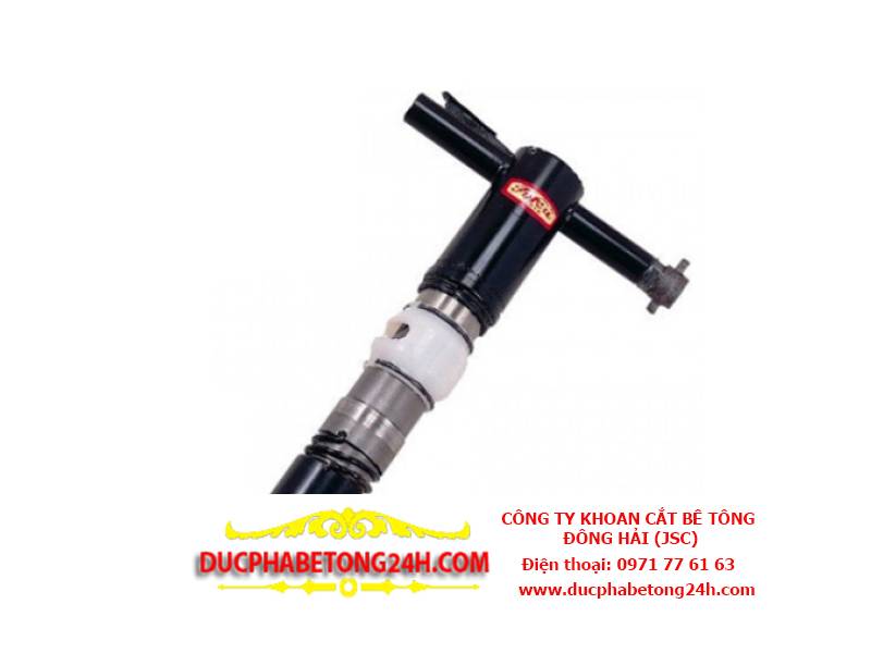 Đục Phá Bê Tông Bằng Búa Điện Công Suất Cao