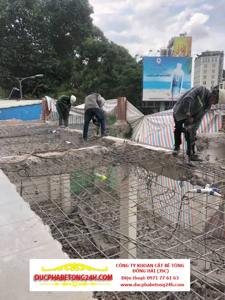 Đục Phá Bê Tông Bằng Búa Điện Công Suất Cao