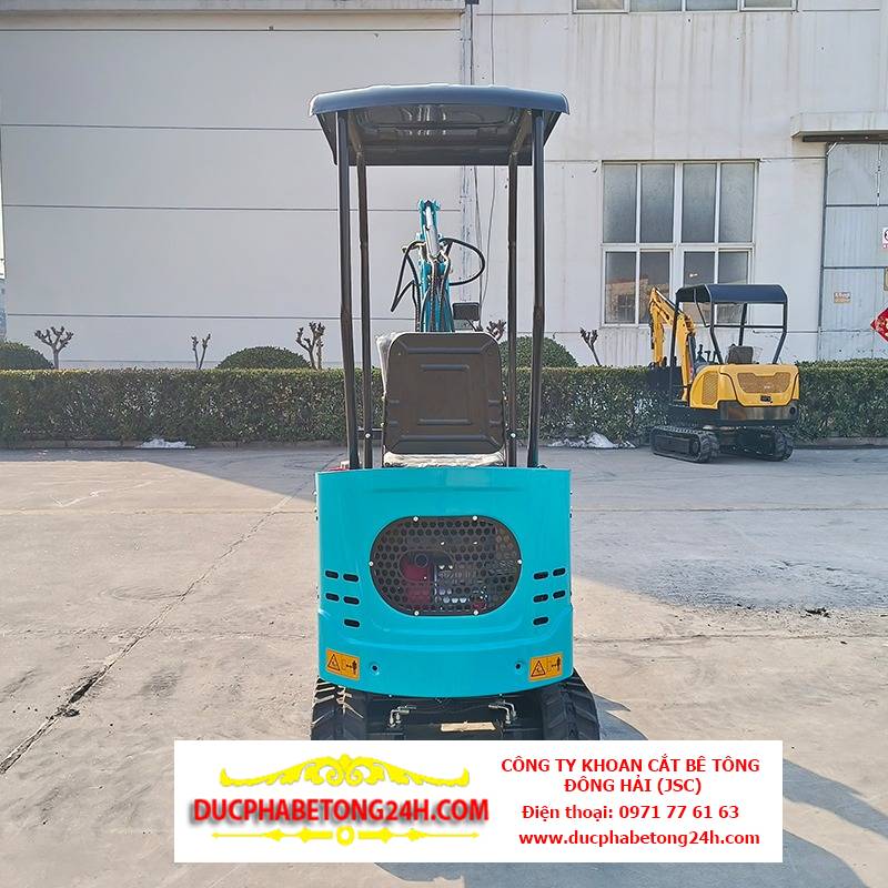 Vai trò của máy đào mini trong khoan cắt bê tông